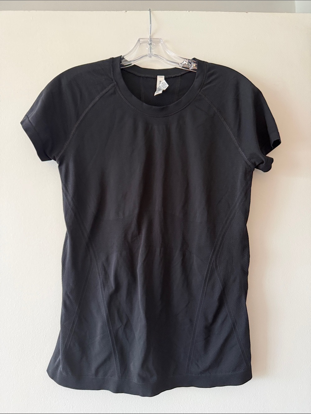 Athleta Momentum Seamless Tee Black Short Sleeve Workout Shirt Size M